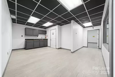 615 Main Avenue SW, Hickory, NC 28602 - Photo 12