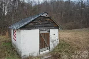 5712 Holbert Cove Rd, Saluda, NC 28773 - Photo 8