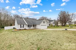 161 Bradford Glyn Dr, Mooresville, NC 28115 - Photo 2