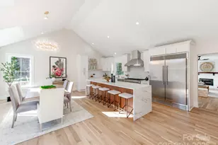 2801 Huntingtowne Farms Ln, Charlotte, NC 28210 - Photo 4