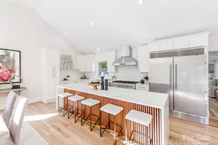 2801 Huntingtowne Farms Ln, Charlotte, NC 28210 - Photo 2