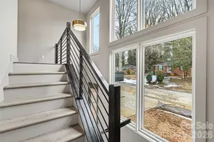 2418 Crestview Dr, Charlotte, NC 28216 - Photo 4