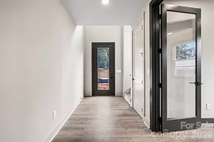 2418 Crestview Dr, Charlotte, NC 28216 - Photo 4