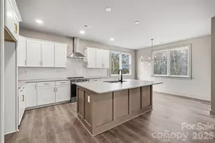 2418 Crestview Dr, Charlotte, NC 28216 - Photo 10