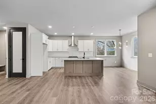 2418 Crestview Dr, Charlotte, NC 28216 - Photo 8