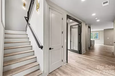 2418 Crestview Drive, Charlotte, NC 28216 - Photo 6