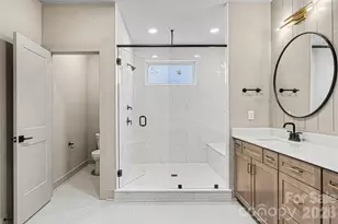 2418 Crestview Dr, Charlotte, NC 28216 - Photo 24