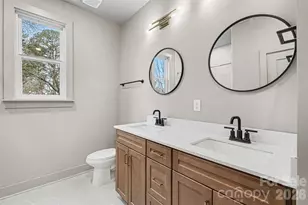 2418 Crestview Dr, Charlotte, NC 28216 - Photo 30