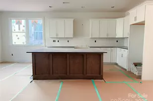 2416 Crestview Dr, Charlotte, NC 28216 - Photo 2