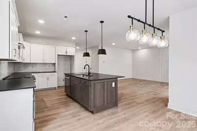 2416 Crestview Drive, Charlotte, NC 28216 - Photo 10