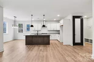 2416 Crestview Dr, Charlotte, NC 28216 - Photo 6