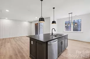 2416 Crestview Dr, Charlotte, NC 28216 - Photo 8