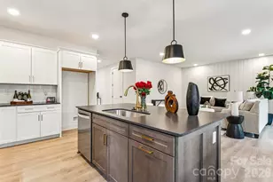 2416 Crestview Dr, Charlotte, NC 28216 - Photo 18