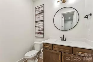 2416 Crestview Dr, Charlotte, NC 28216 - Photo 24