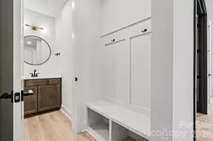 2416 Crestview Dr, Charlotte, NC 28216 - Photo 14