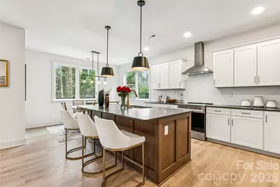 2412 Crestview Drive, Charlotte, NC 28216 - Photo 2