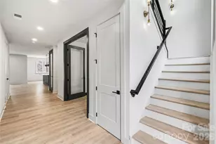 2408 Crestview Dr, Charlotte, NC 28216 - Photo 4