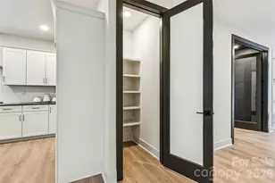 2408 Crestview Dr, Charlotte, NC 28216 - Photo 20