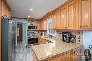 2833 Valleywood Dr, Gastonia, NC 28054 - Photo 4