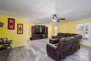 2833 Valleywood Dr, Gastonia, NC 28054 - Photo 14