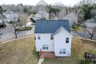 7621 Rolling Meadows Ln, Huntersville, NC 28078 - Photo 4