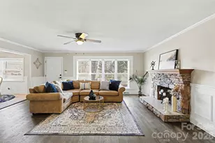 5401 W Sugar Creek Rd, Charlotte, NC 28269 - Photo 4