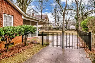 516 S Mulberry St, Statesville, NC 28677 - Photo 4