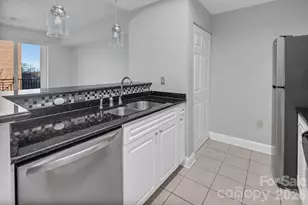 300 W 5th St, Charlotte, NC 28202 - Photo 6