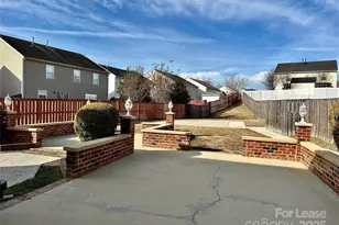 4115 Rosefield Ct, Charlotte, NC 28215 - Photo 2