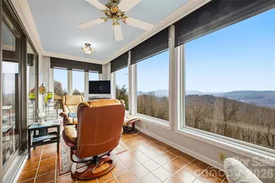 1403 Fleetwood Plaza, Hendersonville, NC 28739 - Photo 2