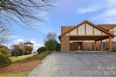 1403 Fleetwood Plaza, Hendersonville, NC 28739 - Photo 32