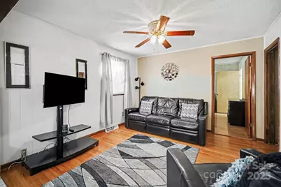 133 S Caldwell Avenue, Newton, NC 28658 - Photo 8