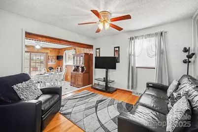 133 S Caldwell Avenue, Newton, NC 28658 - Photo 10