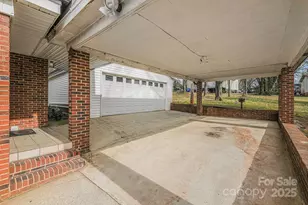 133 S Caldwell Ave, Newton, NC 28658 - Photo 40