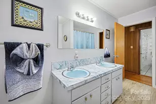 133 S Caldwell Ave, Newton, NC 28658 - Photo 26