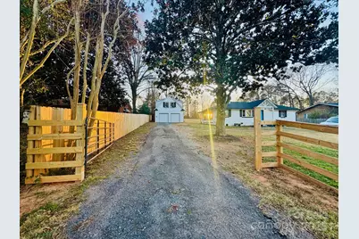 3107 Garrison Drive, Charlotte, NC 28269 - Photo 2