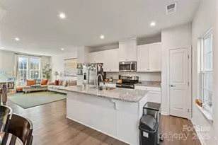 3209 Beeler Ln, Charlotte, NC 28208 - Photo 2