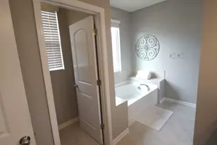 9521 Silverdale Ln, Charlotte, NC 28269 - Photo 10