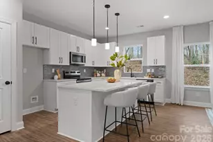 8821 Dogwood Dr, Charlotte, NC 28215 - Photo 2