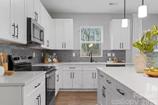 8821 Dogwood Dr, Charlotte, NC 28215 - Photo 4