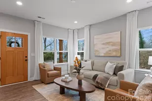 8821 Dogwood Dr, Charlotte, NC 28215 - Photo 8