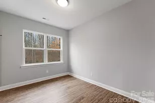 8821 Dogwood Dr, Charlotte, NC 28215 - Photo 24