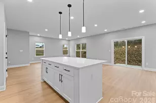 8823 Dogwood Dr, Charlotte, NC 28215 - Photo 4