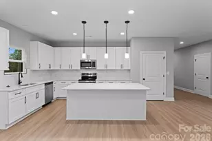 8823 Dogwood Dr, Charlotte, NC 28215 - Photo 2