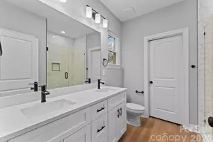 8823 Dogwood Dr, Charlotte, NC 28215 - Photo 18