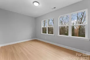 8823 Dogwood Dr, Charlotte, NC 28215 - Photo 22