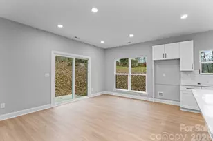 8823 Dogwood Dr, Charlotte, NC 28215 - Photo 8