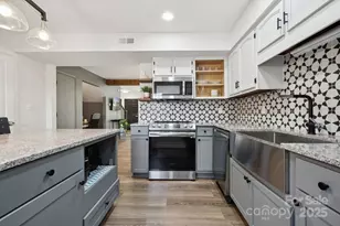 8838 Hunter Ridge Dr, Charlotte, NC 28226 - Photo 4