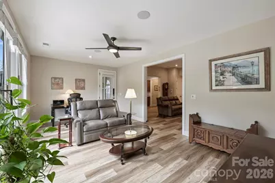 9610 Cresswind Boulevard, Charlotte, NC 28215 - Photo 24