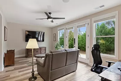 9610 Cresswind Boulevard, Charlotte, NC 28215 - Photo 22